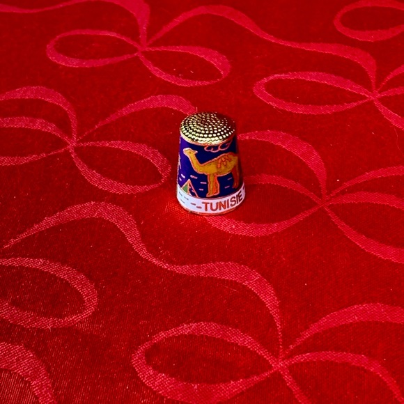 Enamel and porcelain metal thimble - Picture 2 of 4